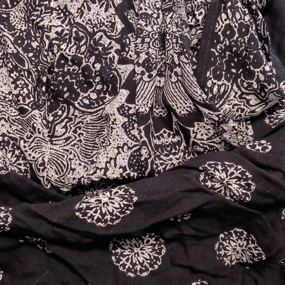 One piece Capri style pants New with feathers - Picture 6 of 8